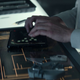 Imagen para el artículo titulado Un Samsung Galaxy Z Fold se cuela en la última serie de Star Trek
